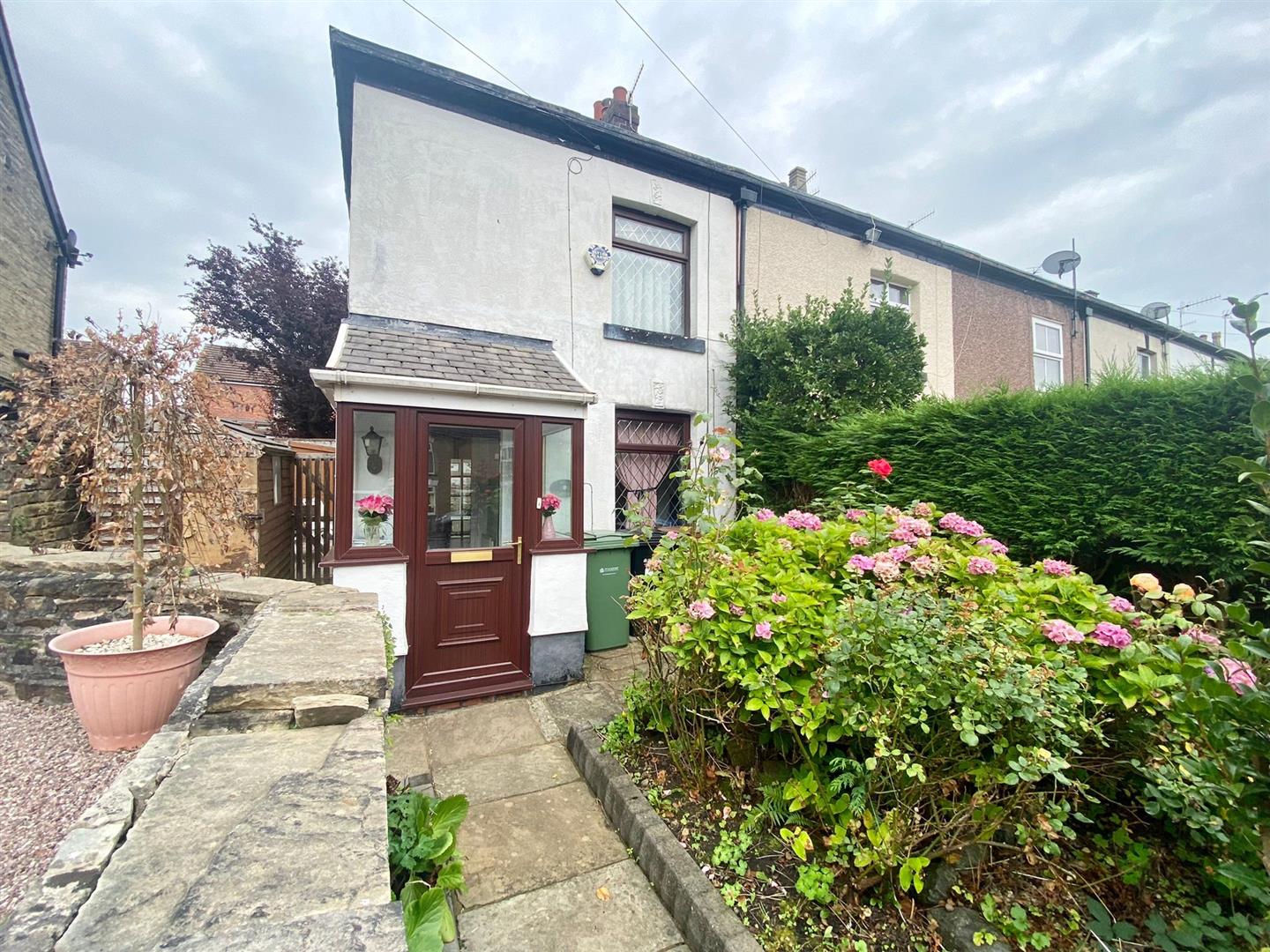2 Bed End Terrace House For Sale - Main Image